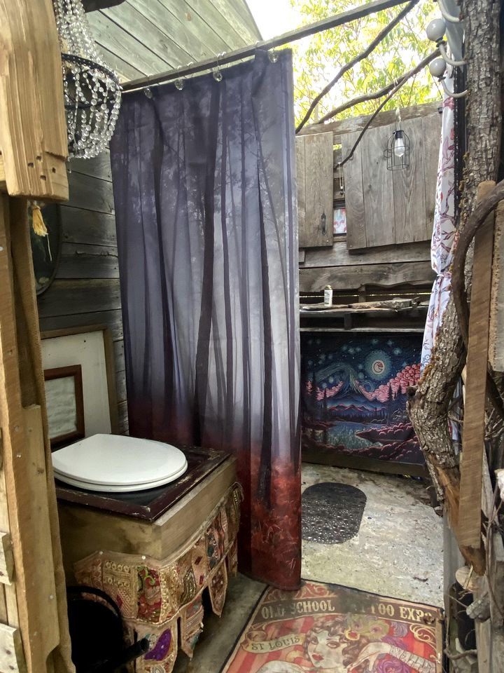 Cozy Bohemian Cottage Glamping with Rescue Animals near Starry Skies – Ararat, NC