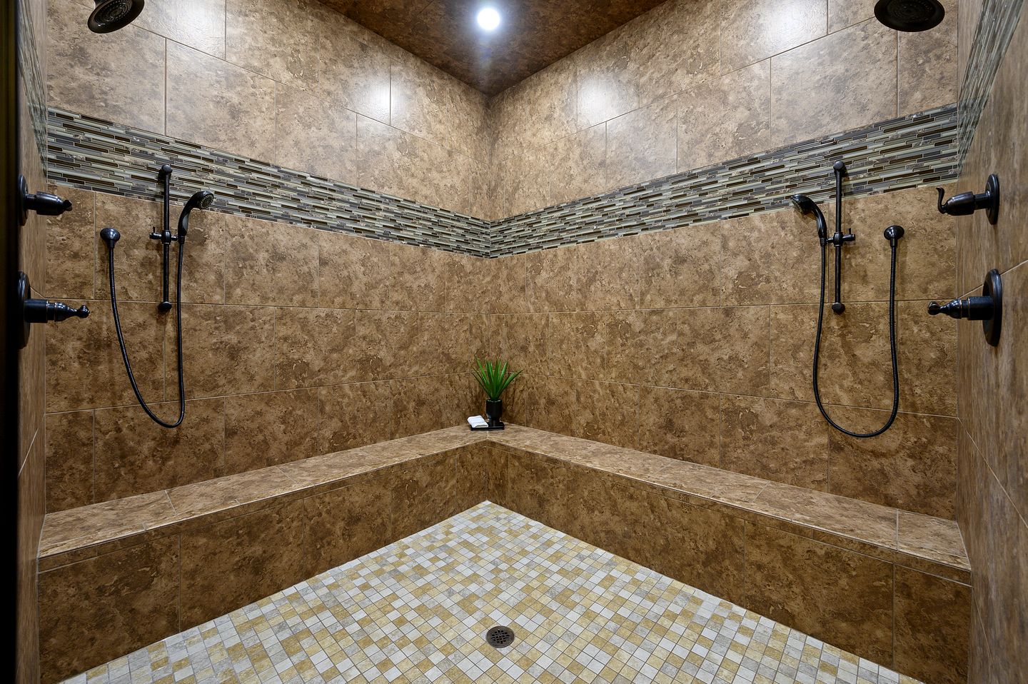 Incredible Spacious Vacation Rental for an Unforgettable Family Escape in Broken Bow, Oklahoma