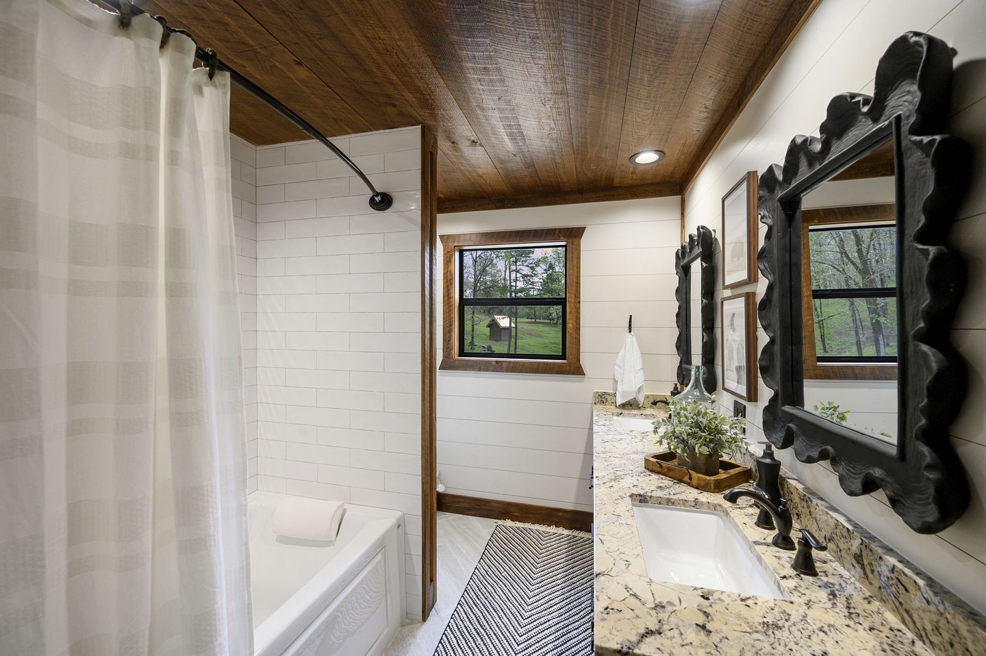 Incredible Spacious Vacation Rental for an Unforgettable Family Escape in Broken Bow, Oklahoma