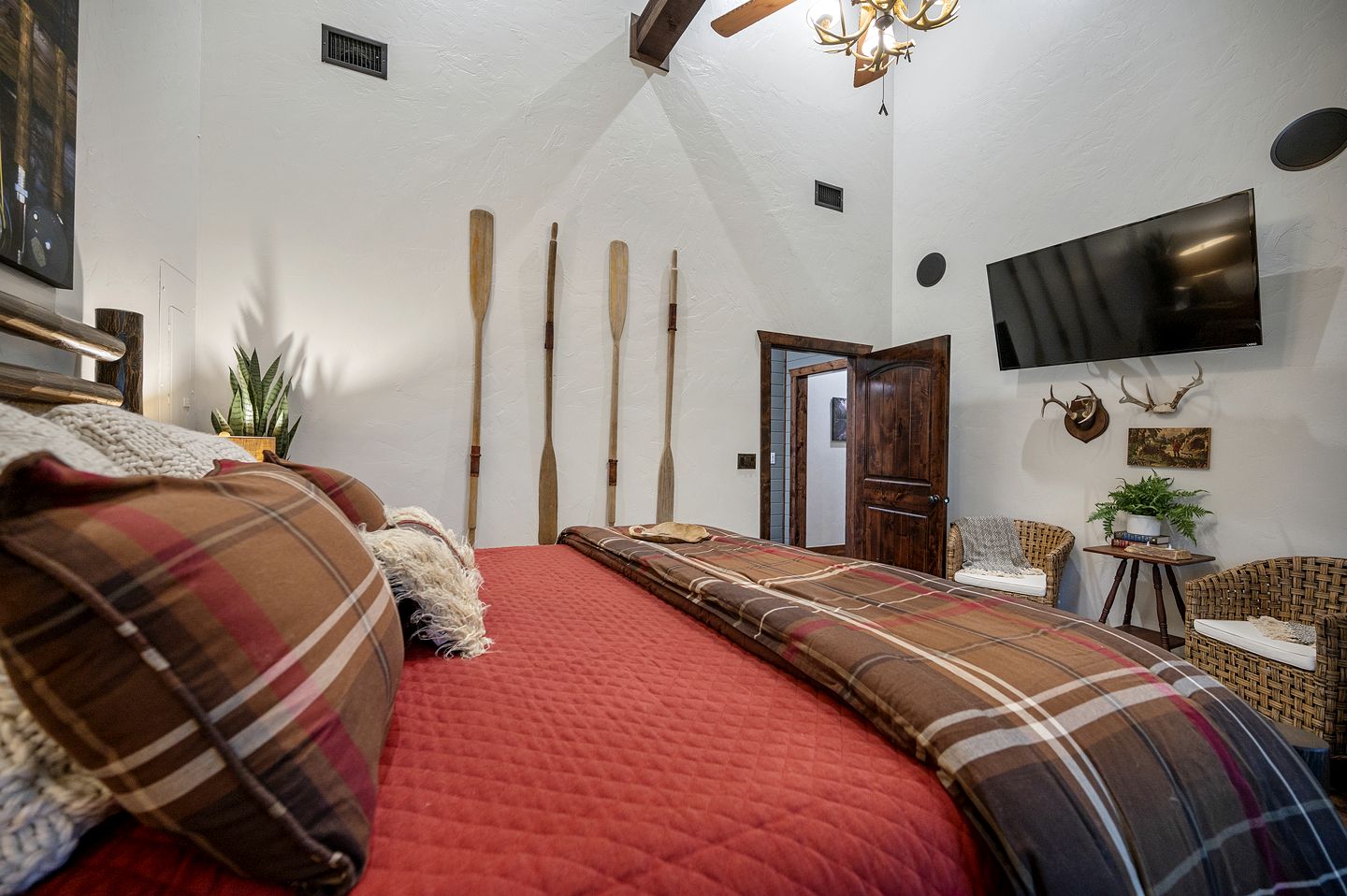 Incredible Spacious Vacation Rental for an Unforgettable Family Escape in Broken Bow, Oklahoma