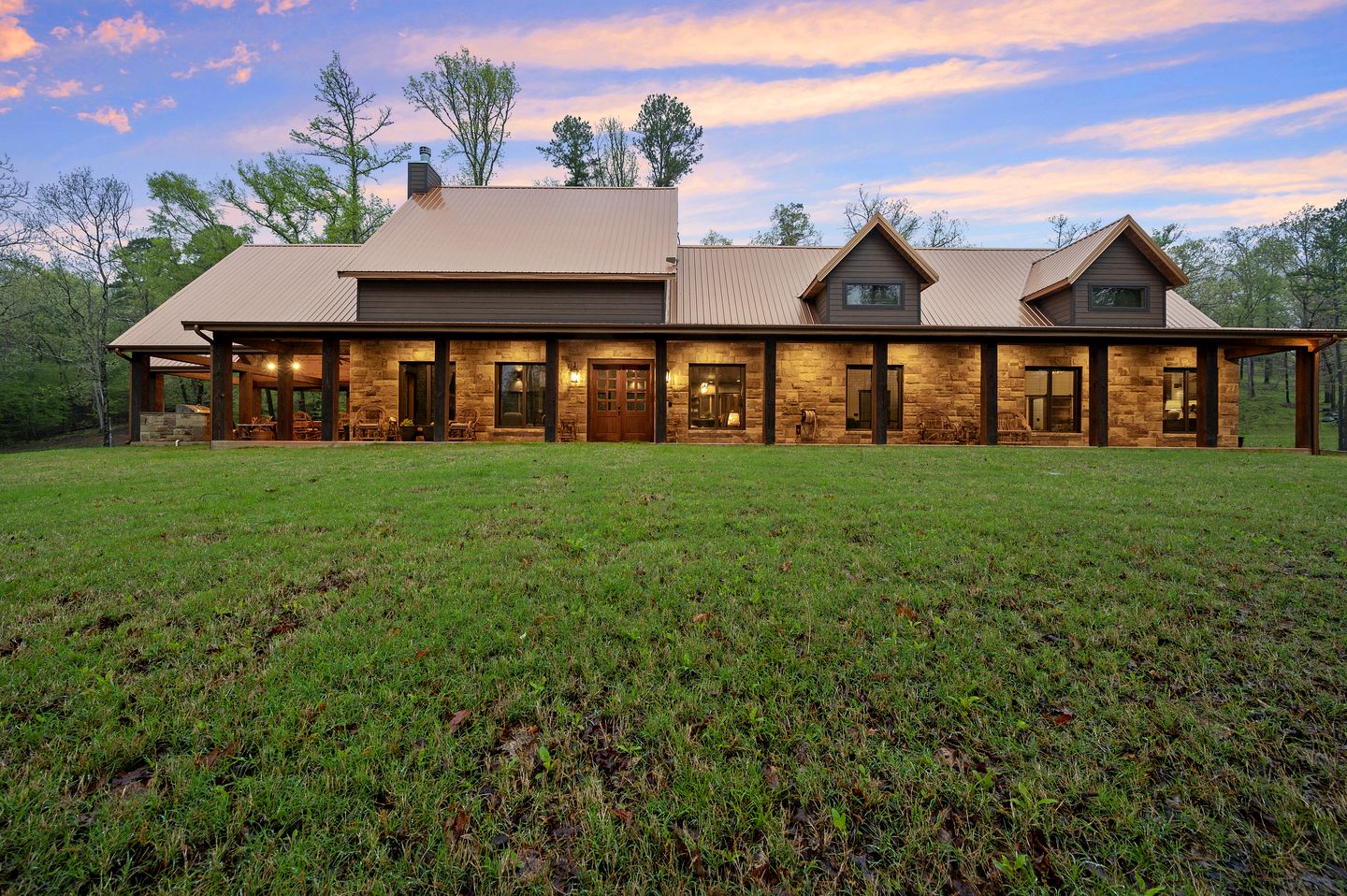 Incredible Spacious Vacation Rental for an Unforgettable Family Escape in Broken Bow, Oklahoma