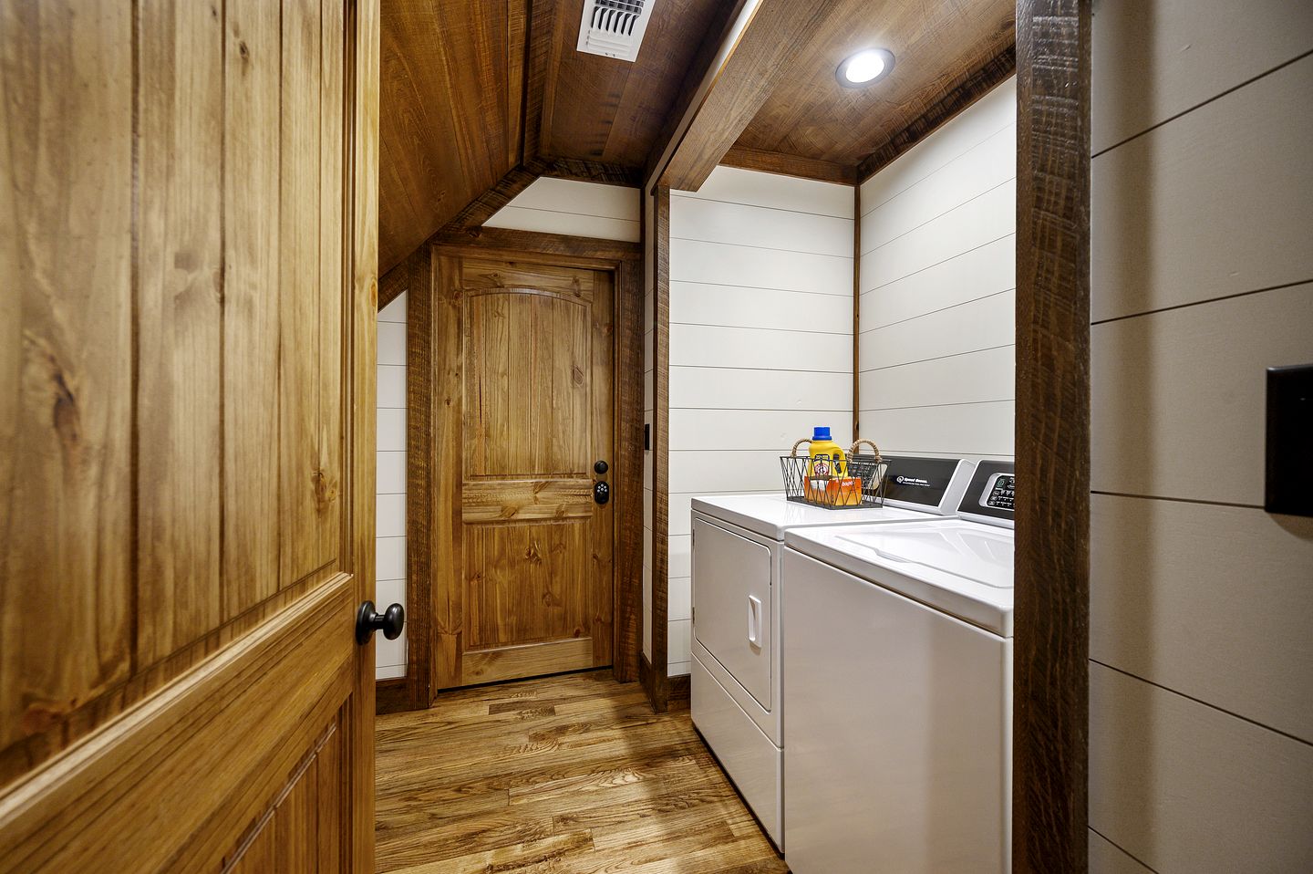 Incredible Spacious Vacation Rental for an Unforgettable Family Escape in Broken Bow, Oklahoma