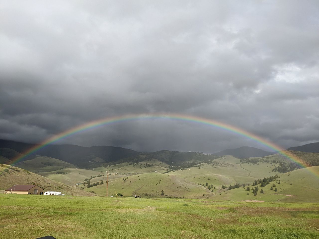 Stunning Off-Grid Dome with Spectacular Views for a Unique Glamping Getaway in Montana