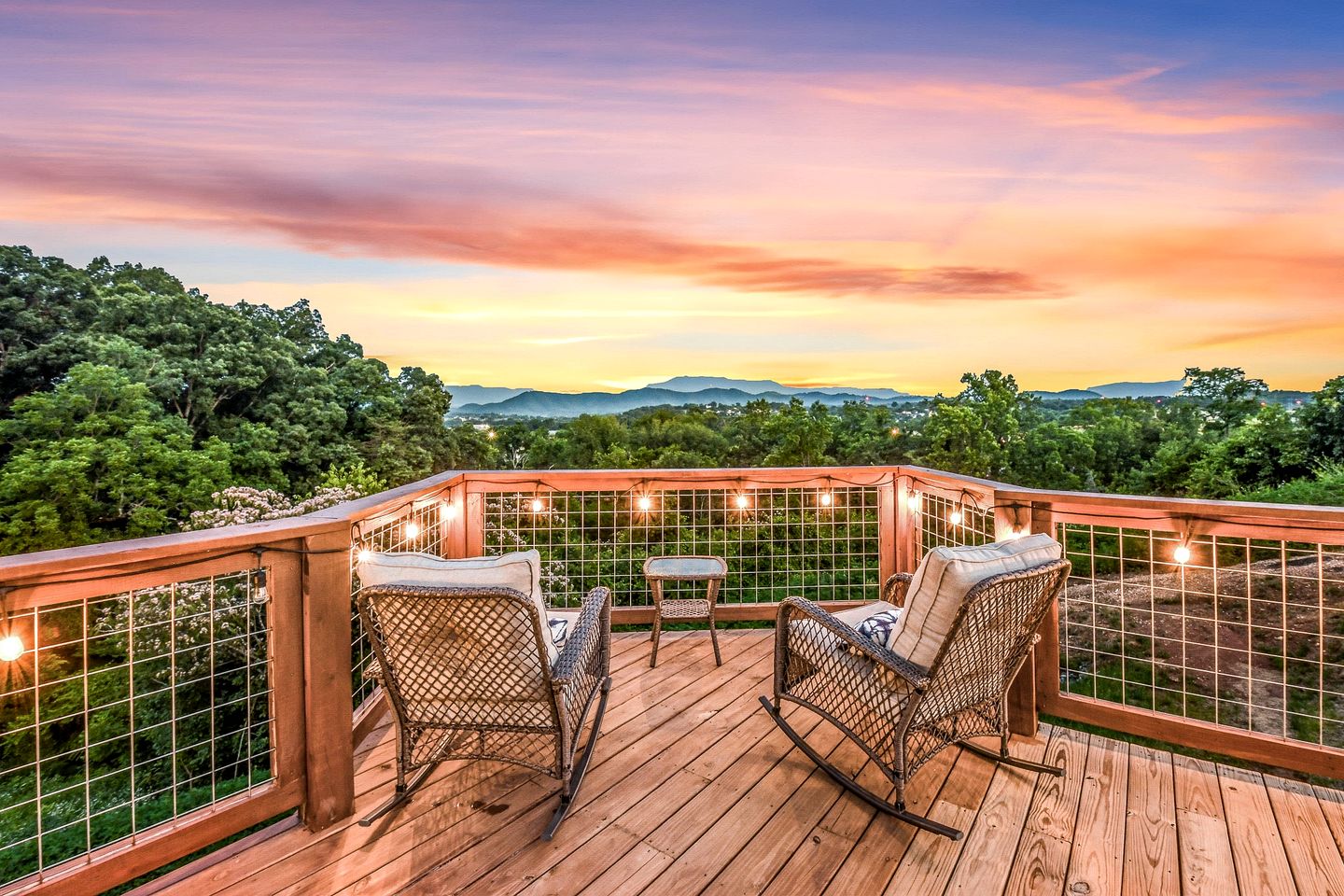 Modern Tiny House Surrounded by Nature, the Perfect Base for Tennessee Adventures in Sevierville