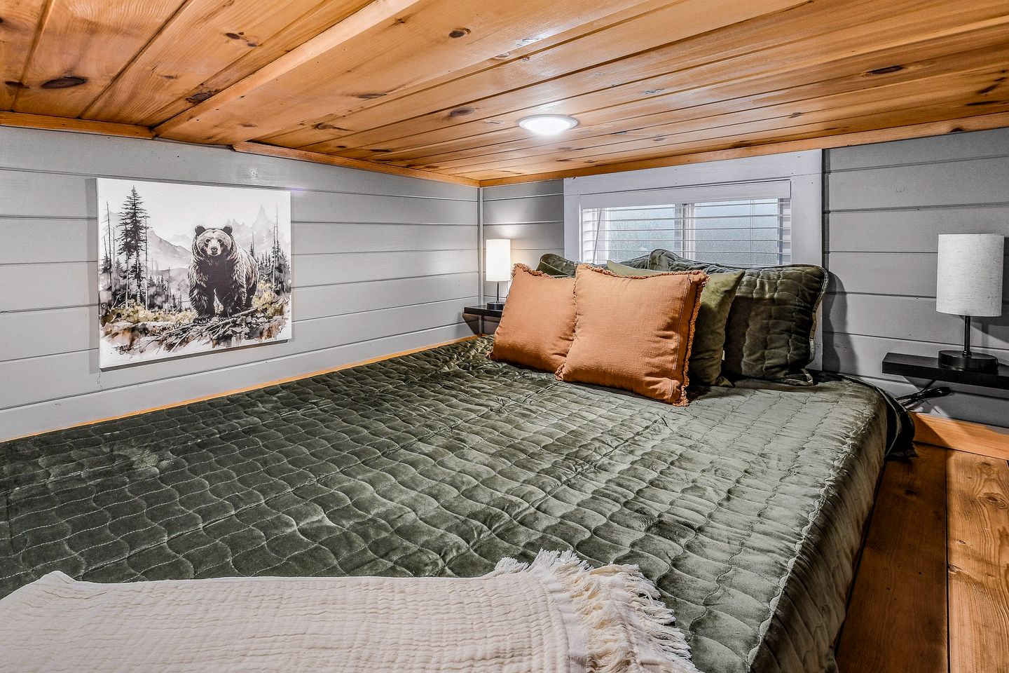 Modern Tiny House Surrounded by Nature, the Perfect Base for Tennessee Adventures in Sevierville