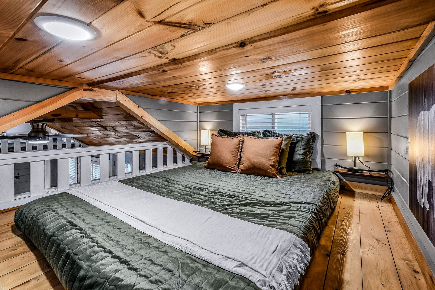 Modern Tiny House Surrounded by Nature, the Perfect Base for Tennessee Adventures in Sevierville