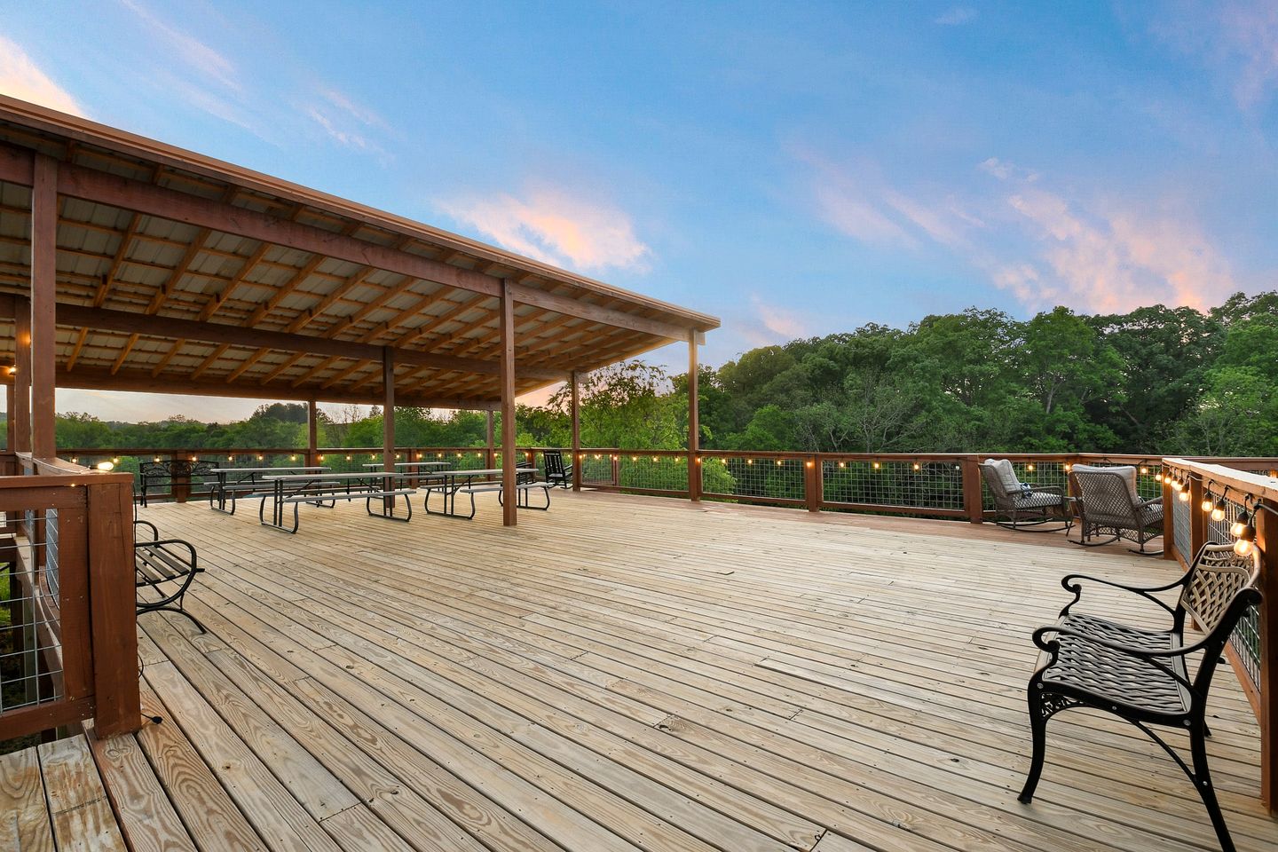 Modern Tiny House Surrounded by Nature, the Perfect Base for Tennessee Adventures in Sevierville