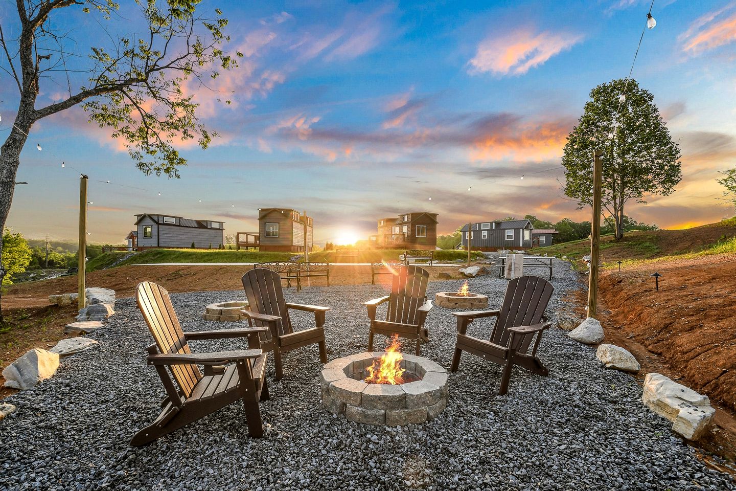 Romantic Tiny House in Sevierville for a Memorable Escape near the Great Smoky Mountains in Tennessee