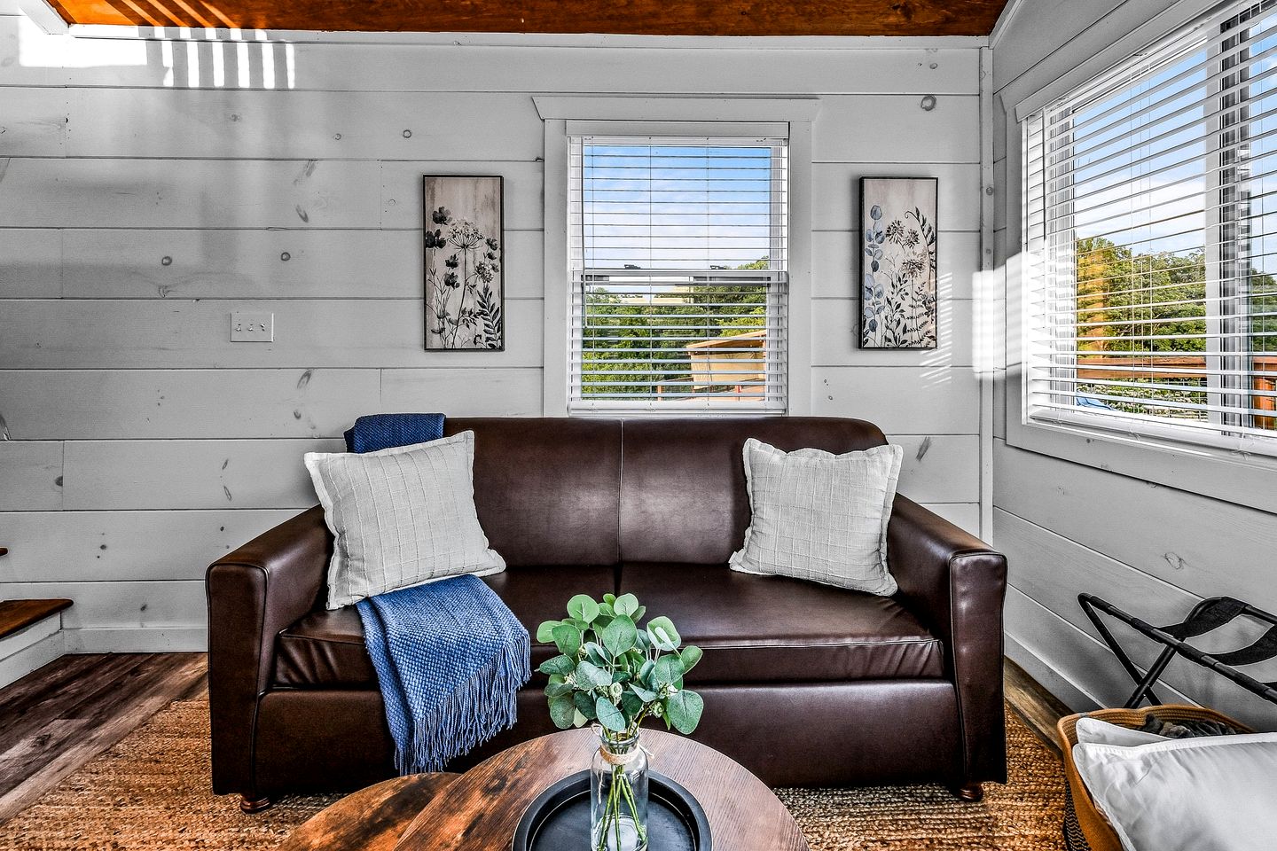 Cozy Tiny House near the Great Smoky Mountains for a Unique Getaway in Sevierville, Tennessee