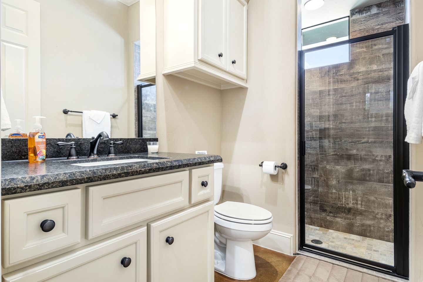 Idyllic Cottage Suite Sanctuary near Medina River in Texas