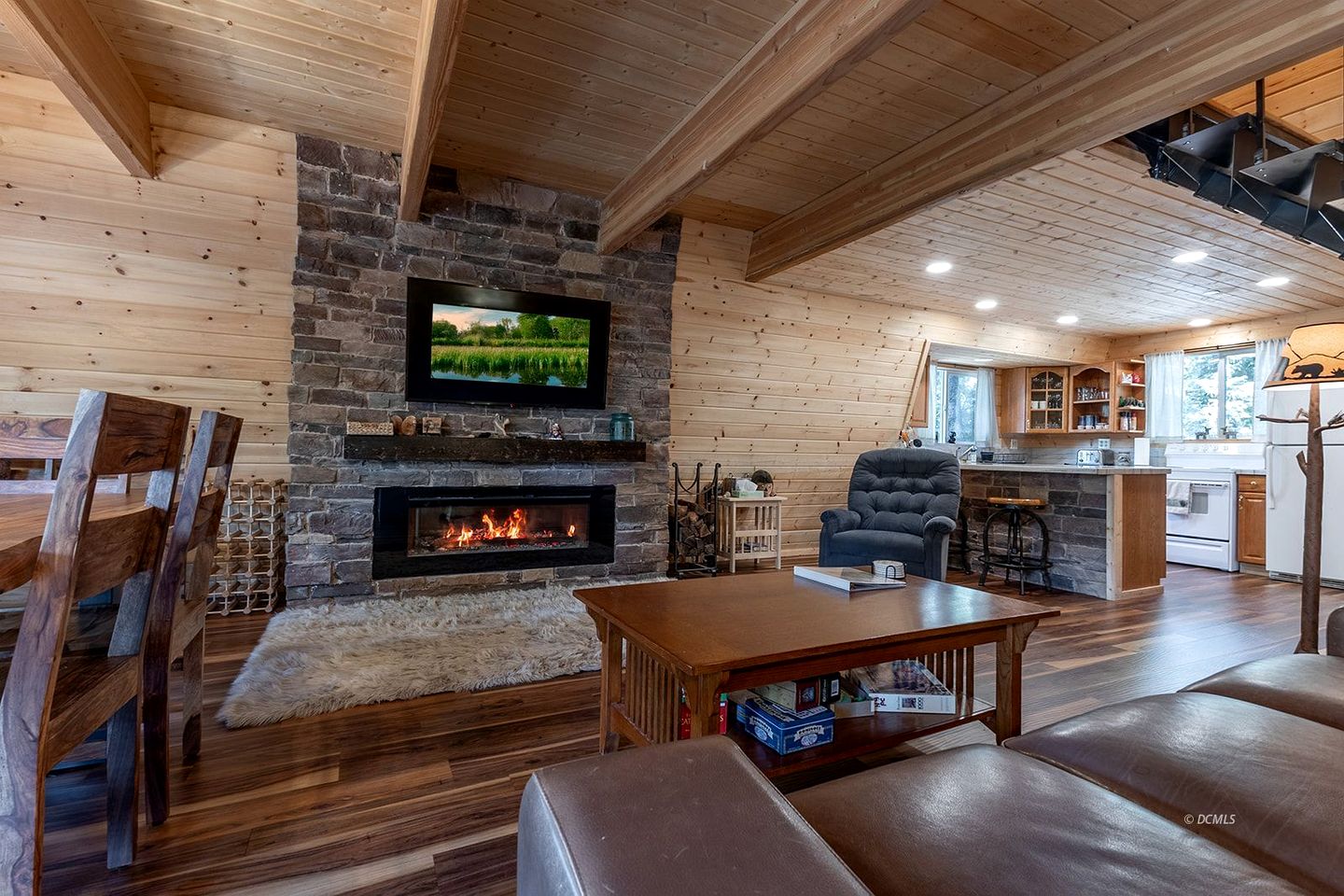 Peaceful Cabin Surrounded by Nature for a Memorable Getaway in Duck Creek Village, Utah