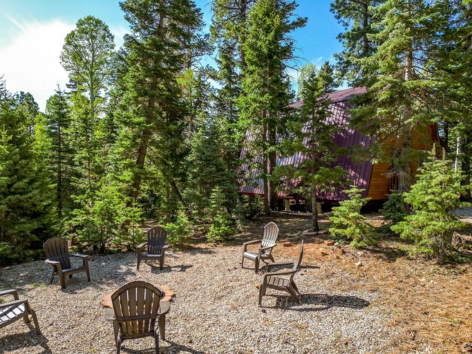 Cabins (United States of America, Duck Creek Village, Utah)