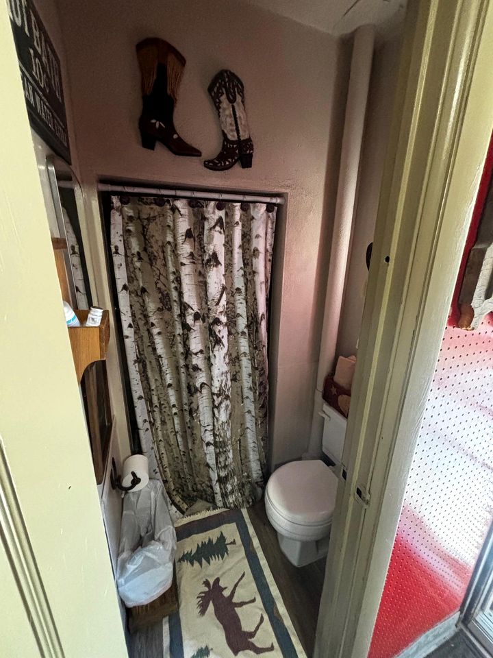 Cute Western-Themed Cabin in the Roosevelt National Forest near Fort Collins, Colorado