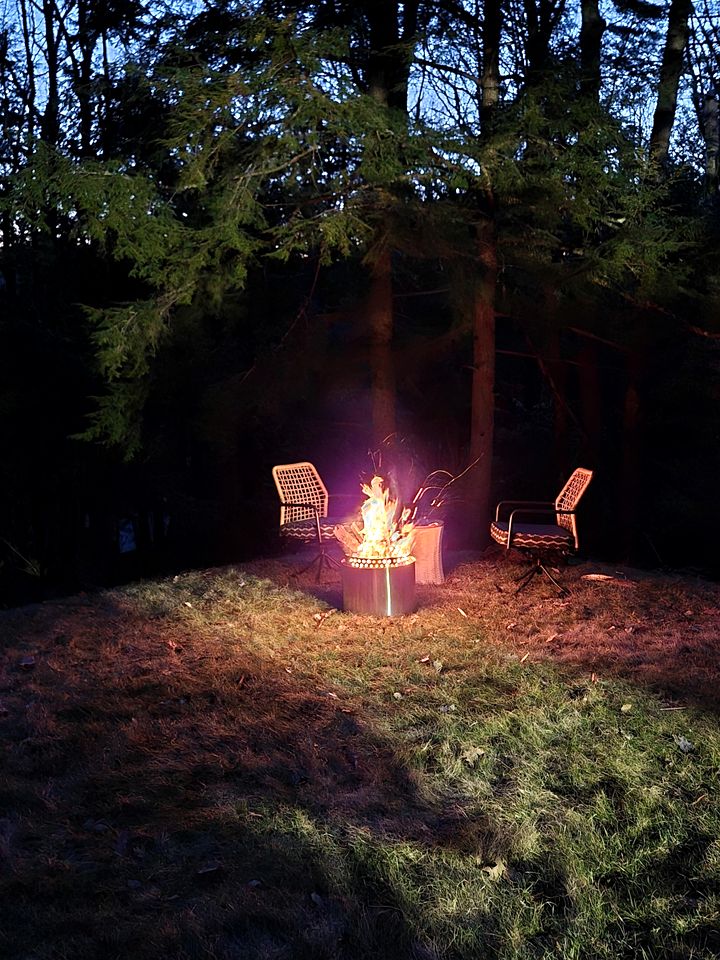 Incredible Modern Tiny Log Cabin near the Ammonoosuc River for a Romantic Getaway in New Hampshire