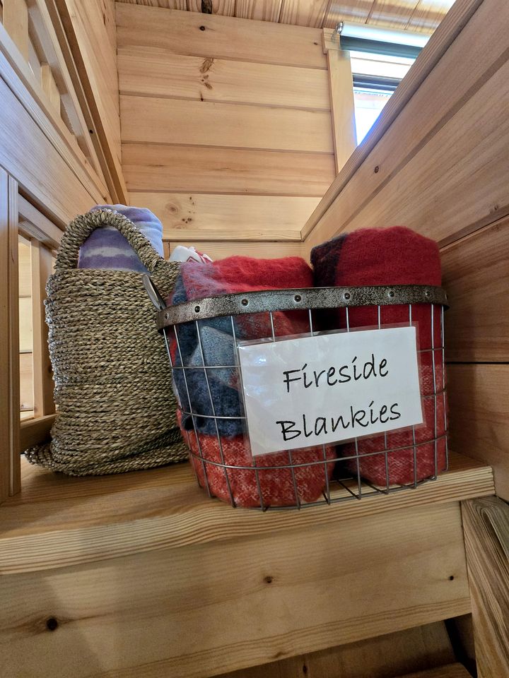 Incredible Modern Tiny Log Cabin near the Ammonoosuc River for a Romantic Getaway in New Hampshire