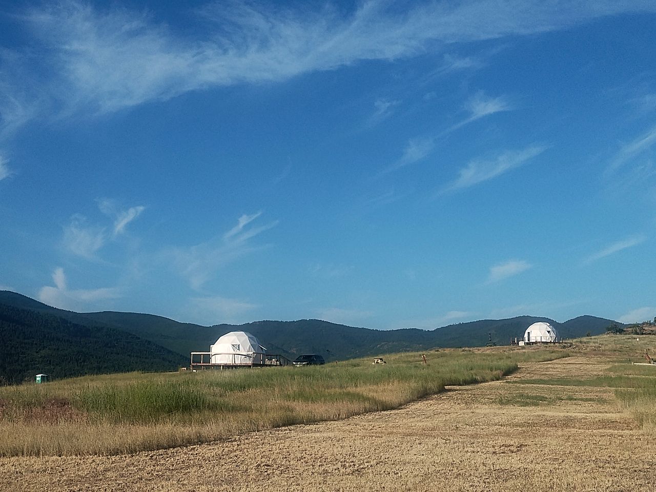 Beautiful Dome for a Romantic Glamping Escape with Breathtaking Views in Montana
