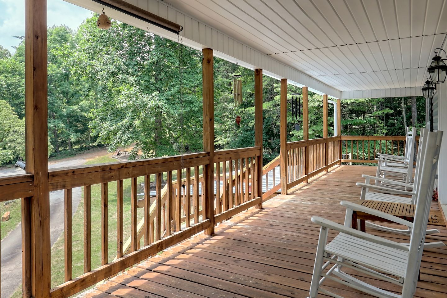Spacious Mountain View Cabin with Wooded Privacy near Helen, Clarkesville & Cleveland, Georgia