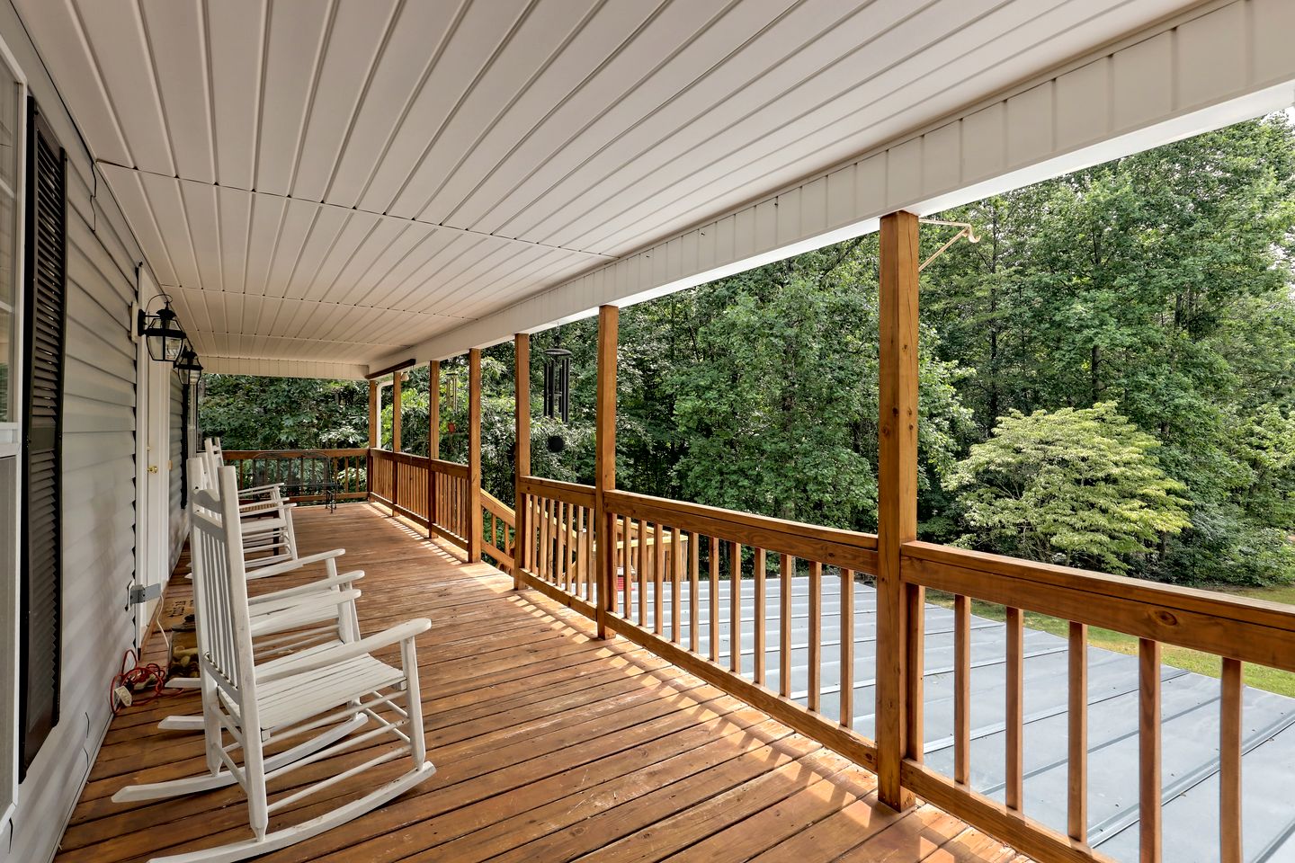 Spacious Mountain View Cabin with Wooded Privacy near Helen, Clarkesville & Cleveland, Georgia