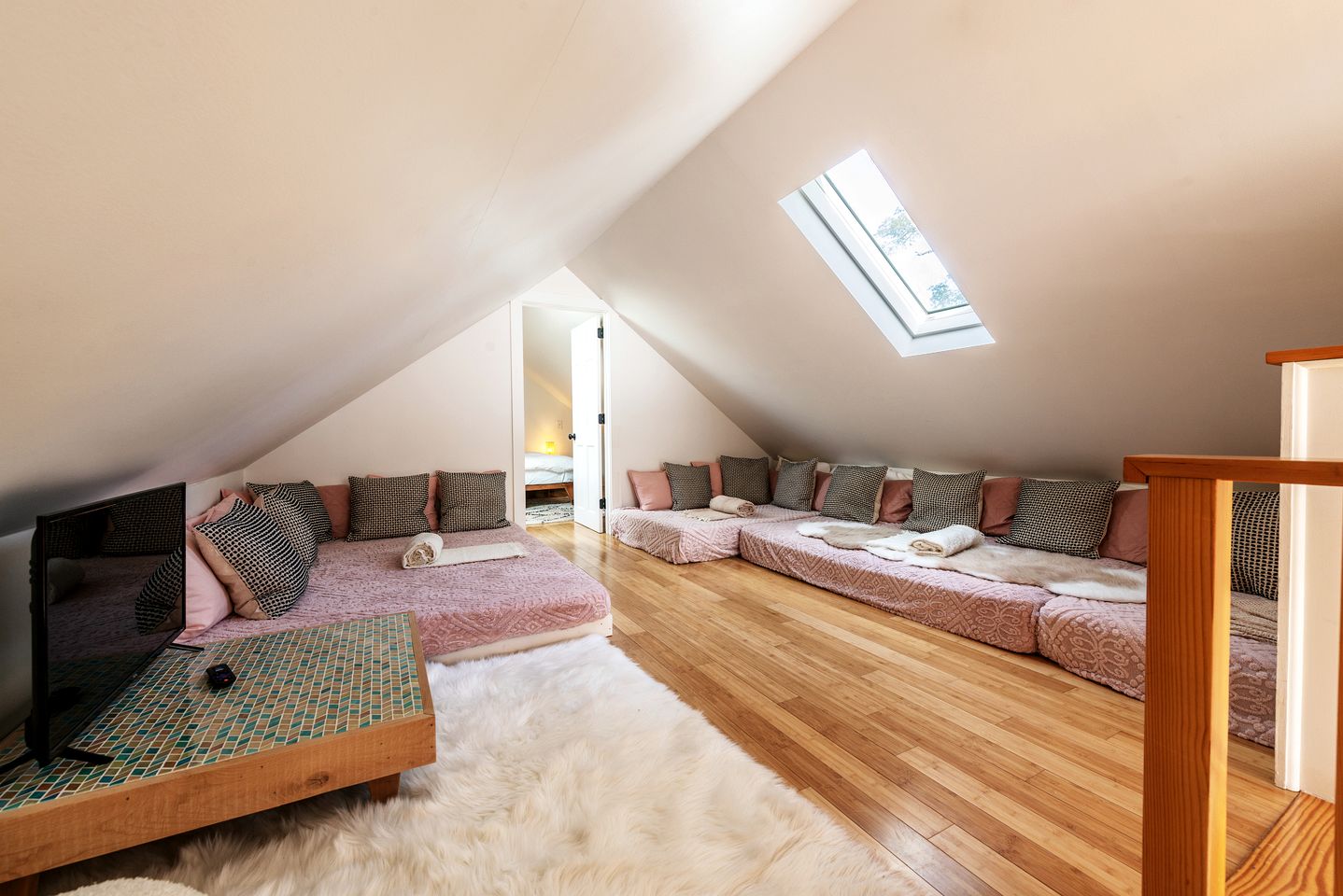 Cute Vacation Rental Unit near Sam's Point for an Unforgettable Family Getaway in Woodridge, New York