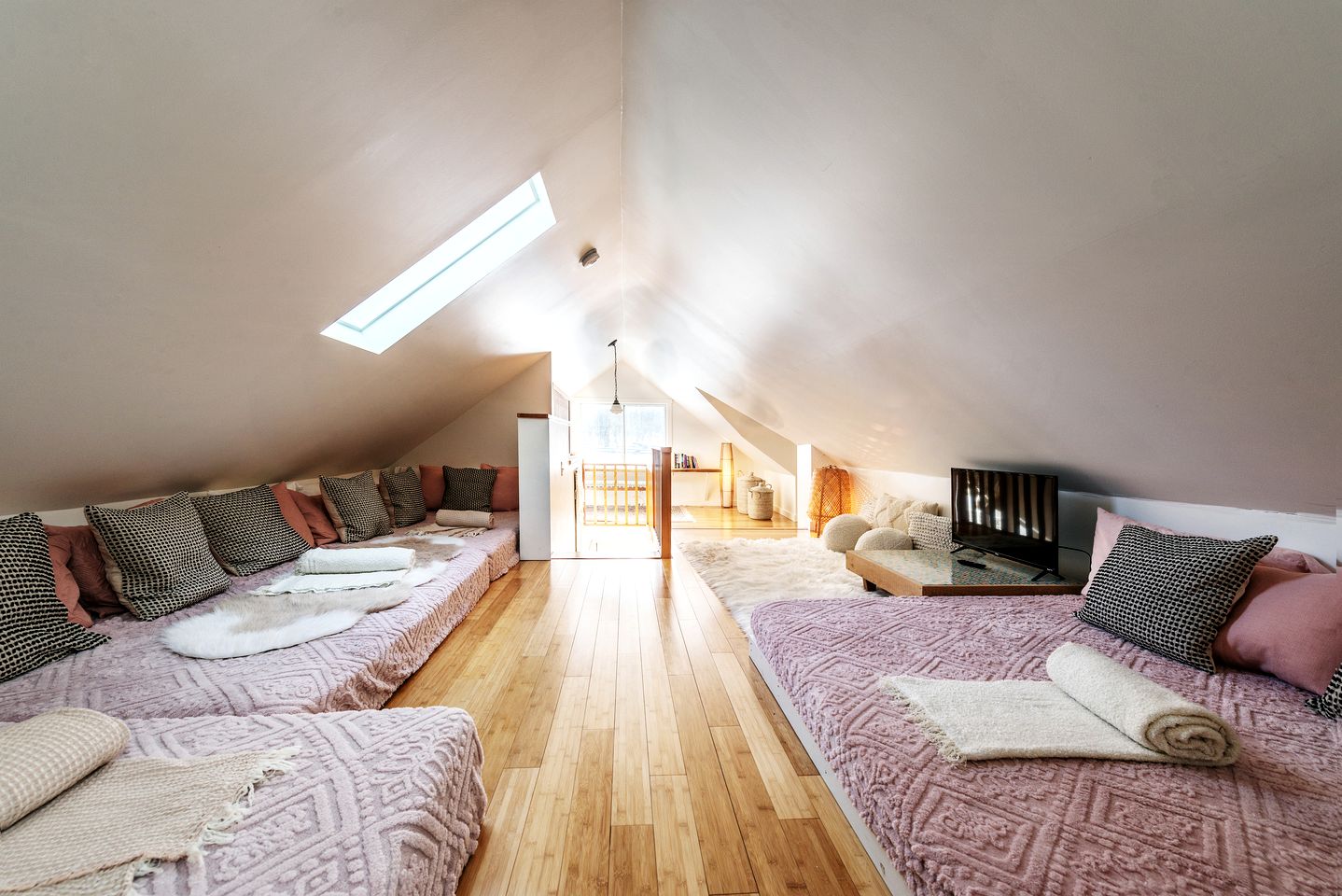 Cute Vacation Rental Unit near Sam's Point for an Unforgettable Family Getaway in Woodridge, New York