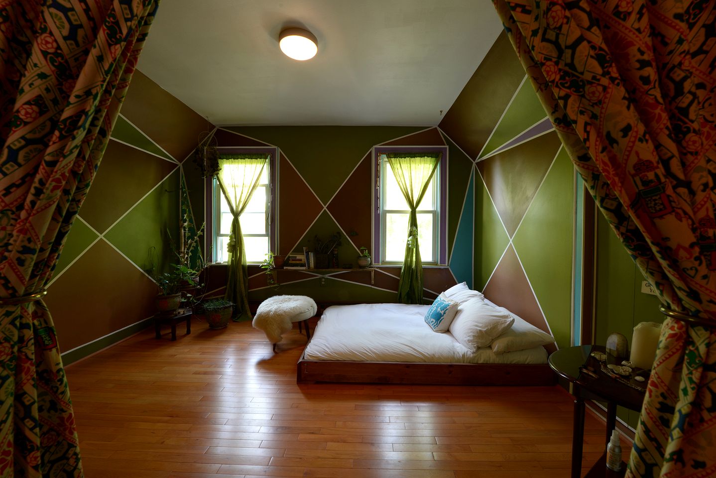 Incredible House with Stunning Decor on a Private Farm Along Silver Lake in Woodridge, New York