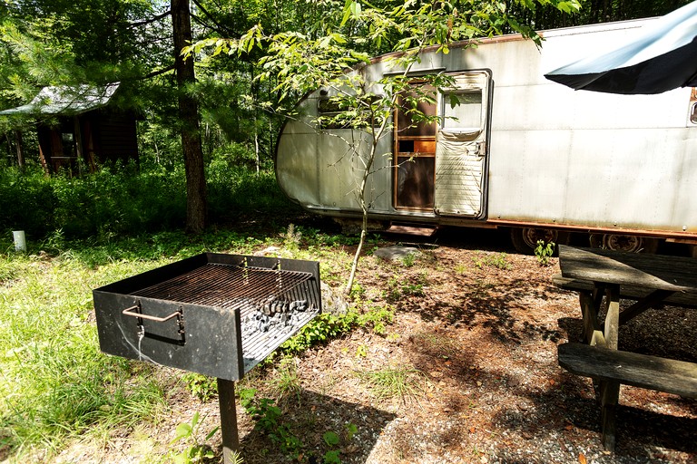 Caravans (United States of America, Woodridge, New York)