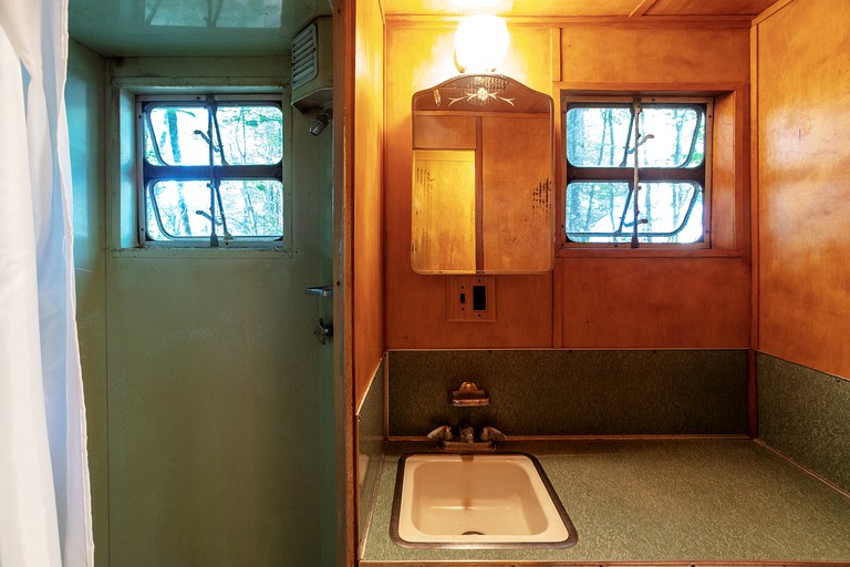 Caravans (United States of America, Woodridge, New York)