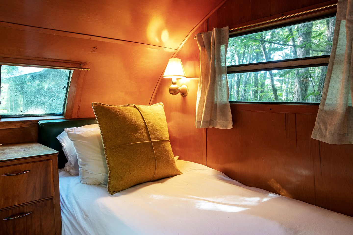 Gorgeous Fully Restored Caravan Nestled in the Trees Along Silver Lake for a Unique Vacation in Woodridge, New York