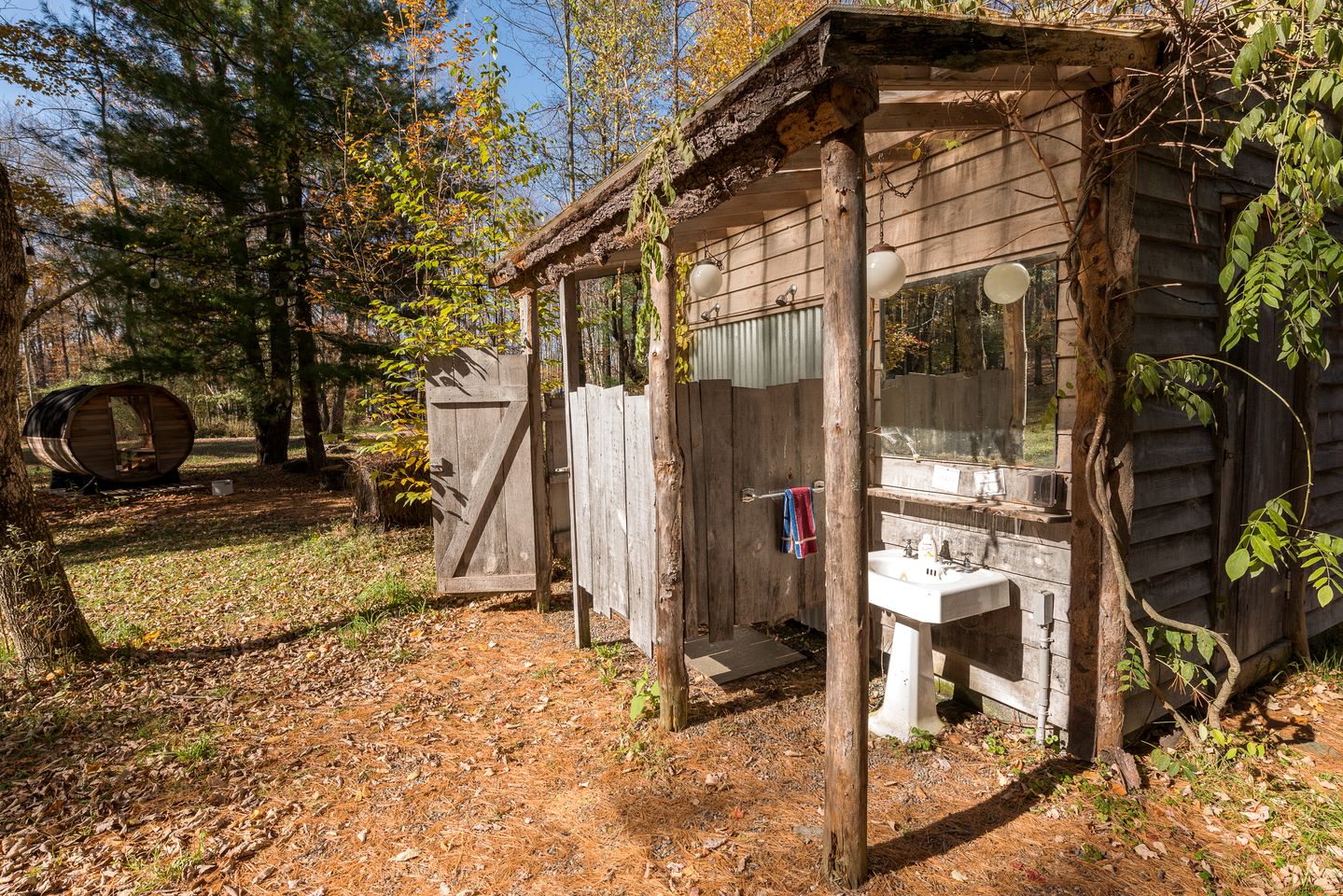 Gorgeous Fully Restored Caravan Nestled in the Trees Along Silver Lake for a Unique Vacation in Woodridge, New York