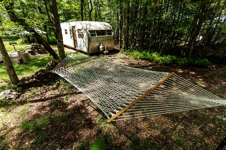 Caravans (United States of America, Woodridge, New York)