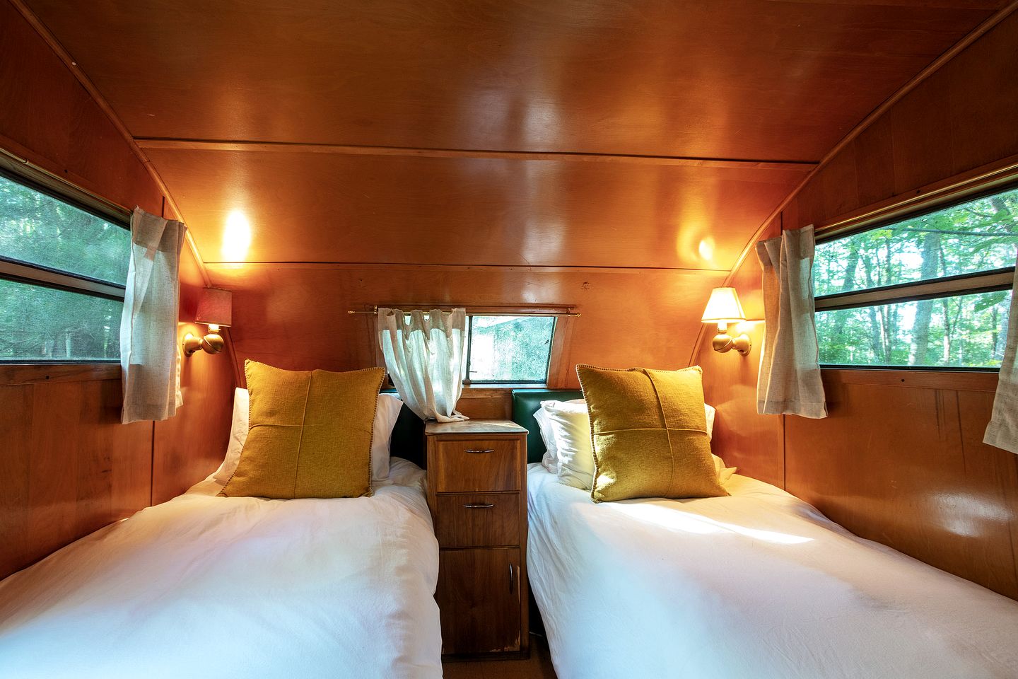 Gorgeous Fully Restored Caravan Nestled in the Trees Along Silver Lake for a Unique Vacation in Woodridge, New York