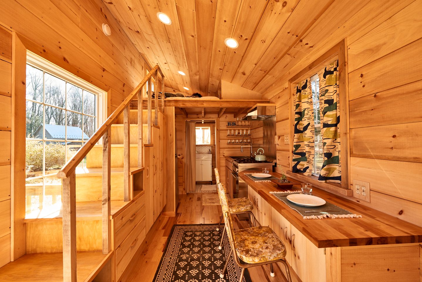 Cute Wooden Tiny House on a Beautiful Farm near Bethel Woods for a Romantic Getaway in Woodridge, New York