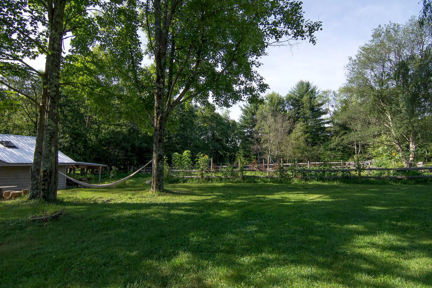 Cute Wooden Tiny House on a Beautiful Farm near Bethel Woods for a Romantic Getaway in Woodridge, New York