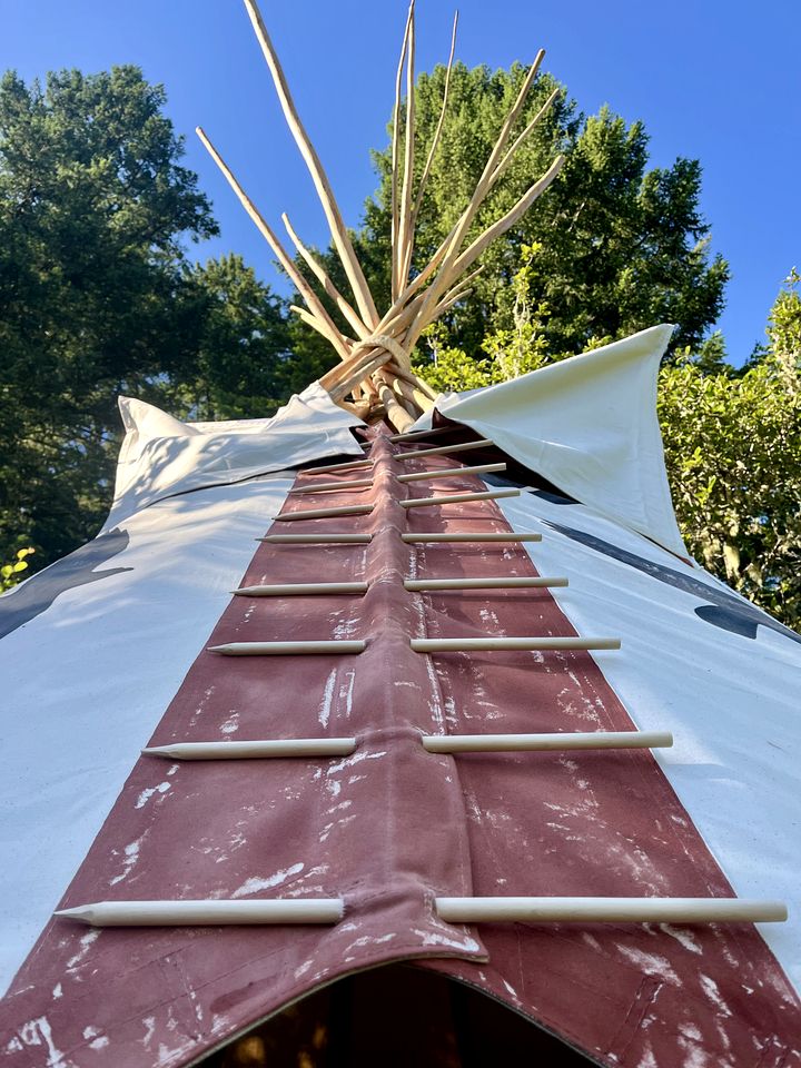 Peaceful Hand-Painted Tipi with Outdoor Kitchen near Columbia River Gorge, Oregon