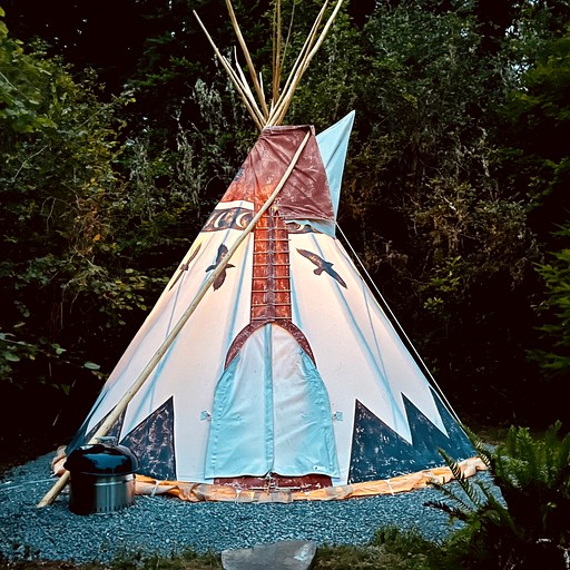 Peaceful Hand-Painted Tipi with Outdoor Kitchen near Columbia River Gorge, Oregon