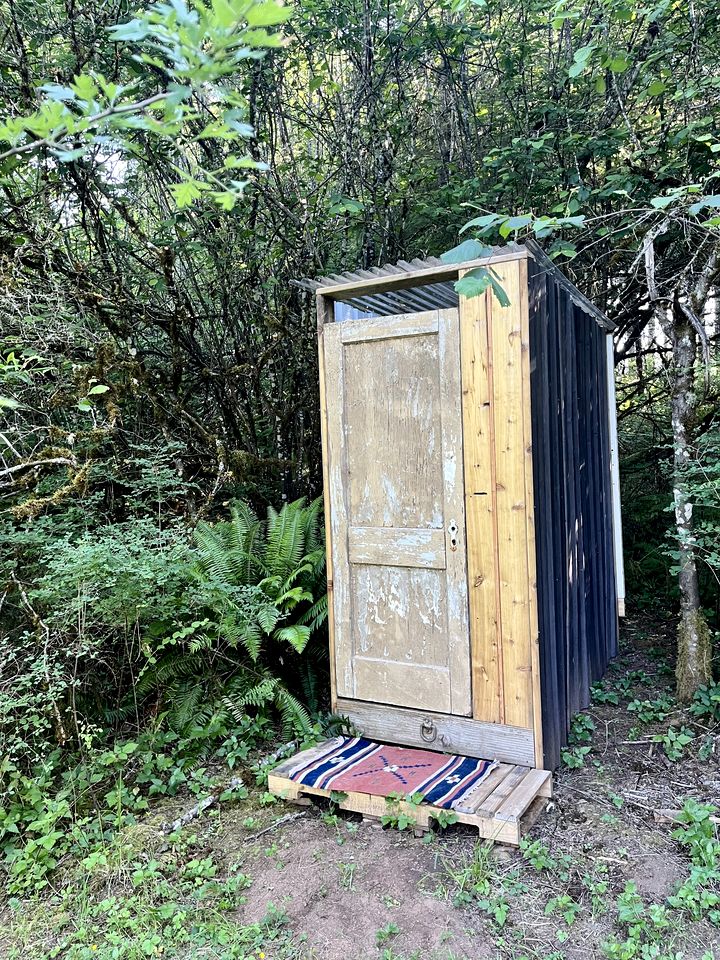 Peaceful Hand-Painted Tipi with Outdoor Kitchen near Columbia River Gorge, Oregon
