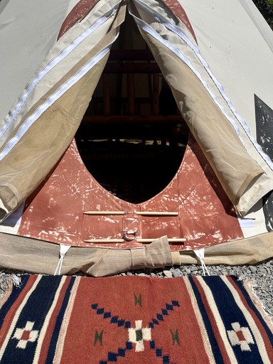 Tipis (United States of America, Corbett, Oregon)