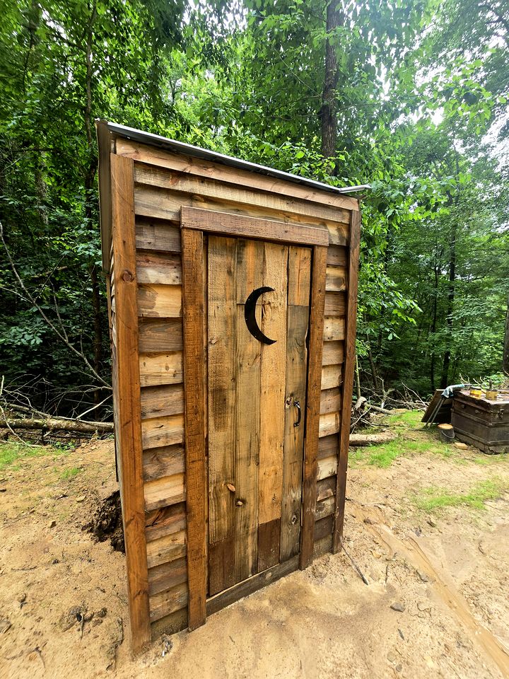 Cute Off-Grid Camper on an Exotic-Animal Farm for a Unique Getaway near Charleston, West Virginia