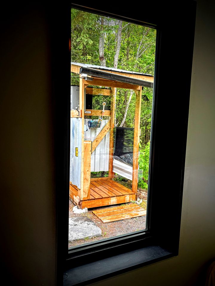 Cozy Container for a Unique Glamping Experience in the Forest in Bancroft, Ontario