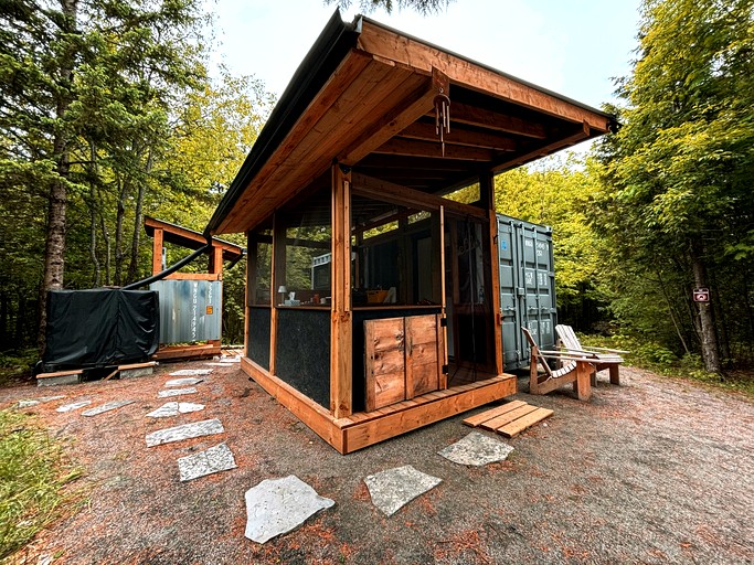 Cozy Container for a Unique Glamping Experience in the Forest in Bancroft, Ontario