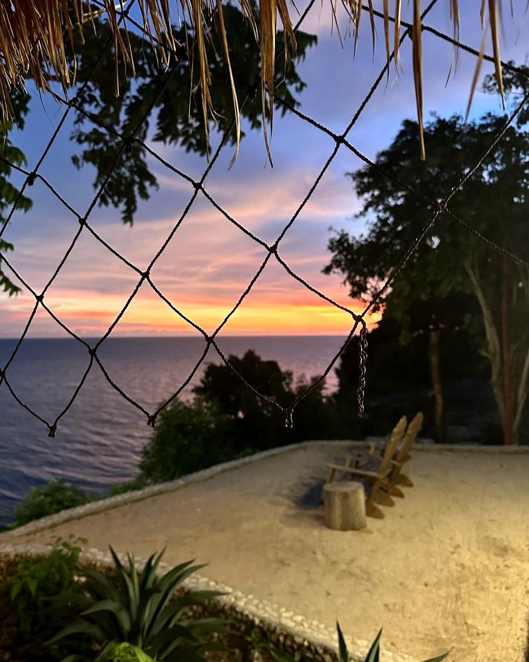 Gorgeous Unique Cabin with Breathtaking Views for an Unforgettable Getaway on Isla de Tierra Bomba, Colombia