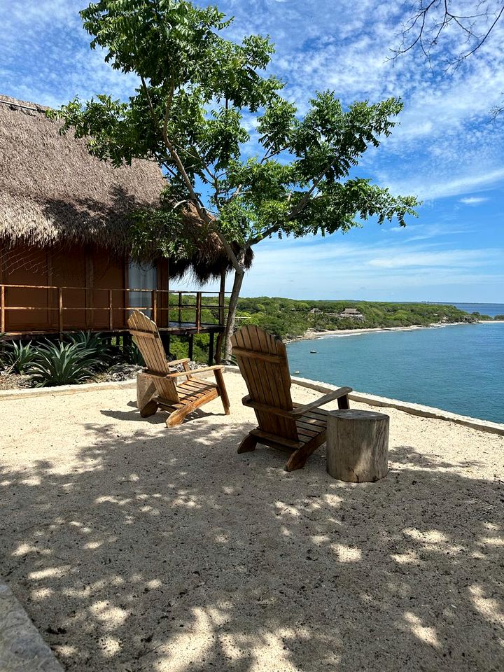 Gorgeous Unique Cabin with Breathtaking Views for an Unforgettable Getaway on Isla de Tierra Bomba, Colombia