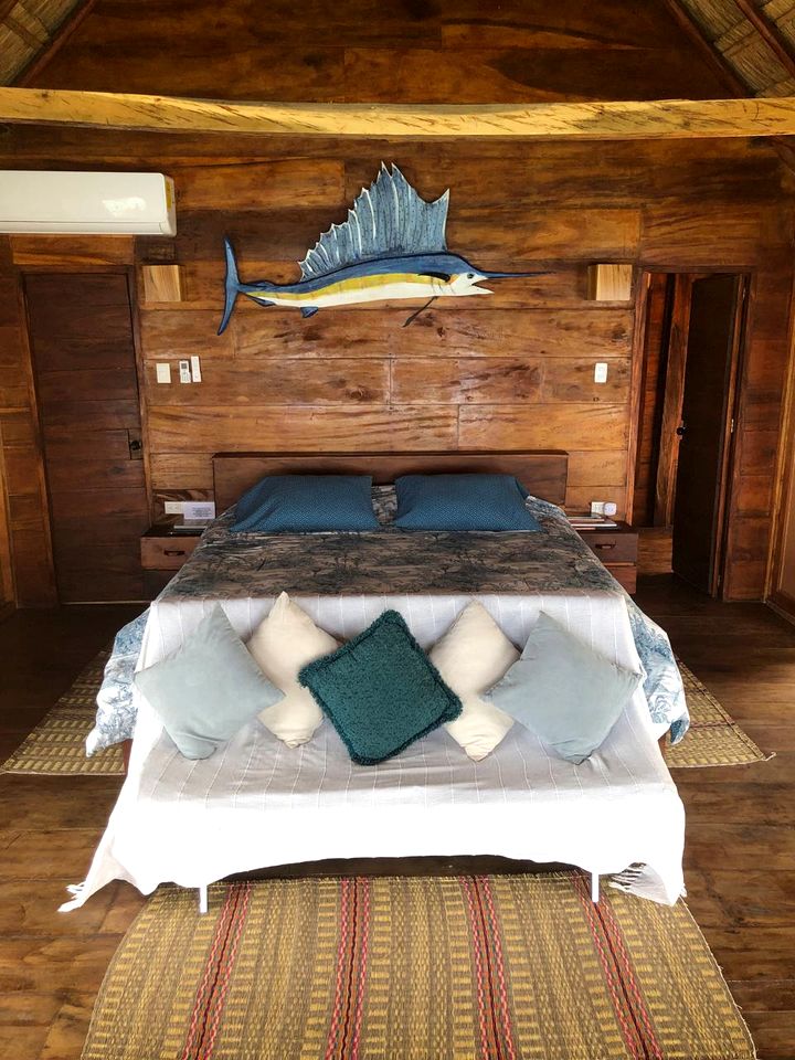 Gorgeous Unique Cabin with Breathtaking Views for an Unforgettable Getaway on Isla de Tierra Bomba, Colombia