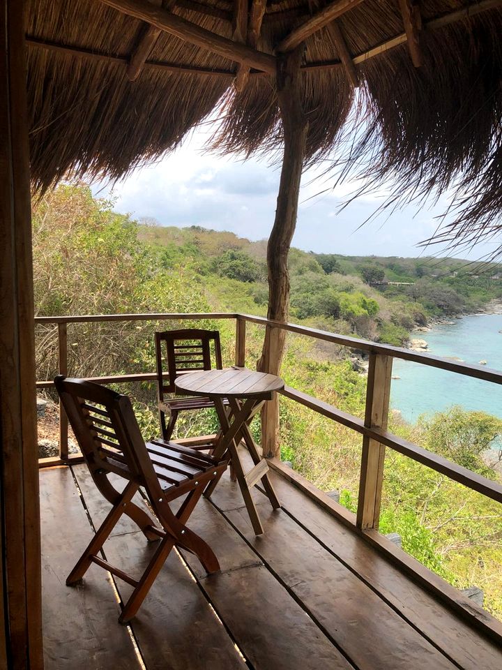 Gorgeous Unique Cabin with Breathtaking Views for an Unforgettable Getaway on Isla de Tierra Bomba, Colombia