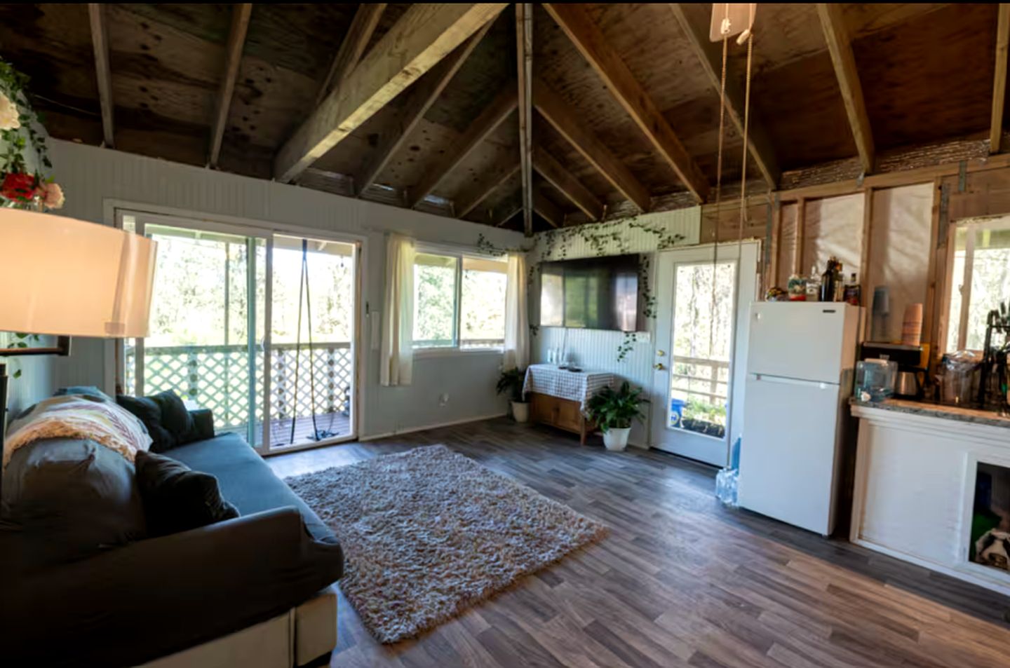 Cozy Rainforest Cottage with Tropical Charm near Hawaiʻi Volcanoes National Park, Big Island HI