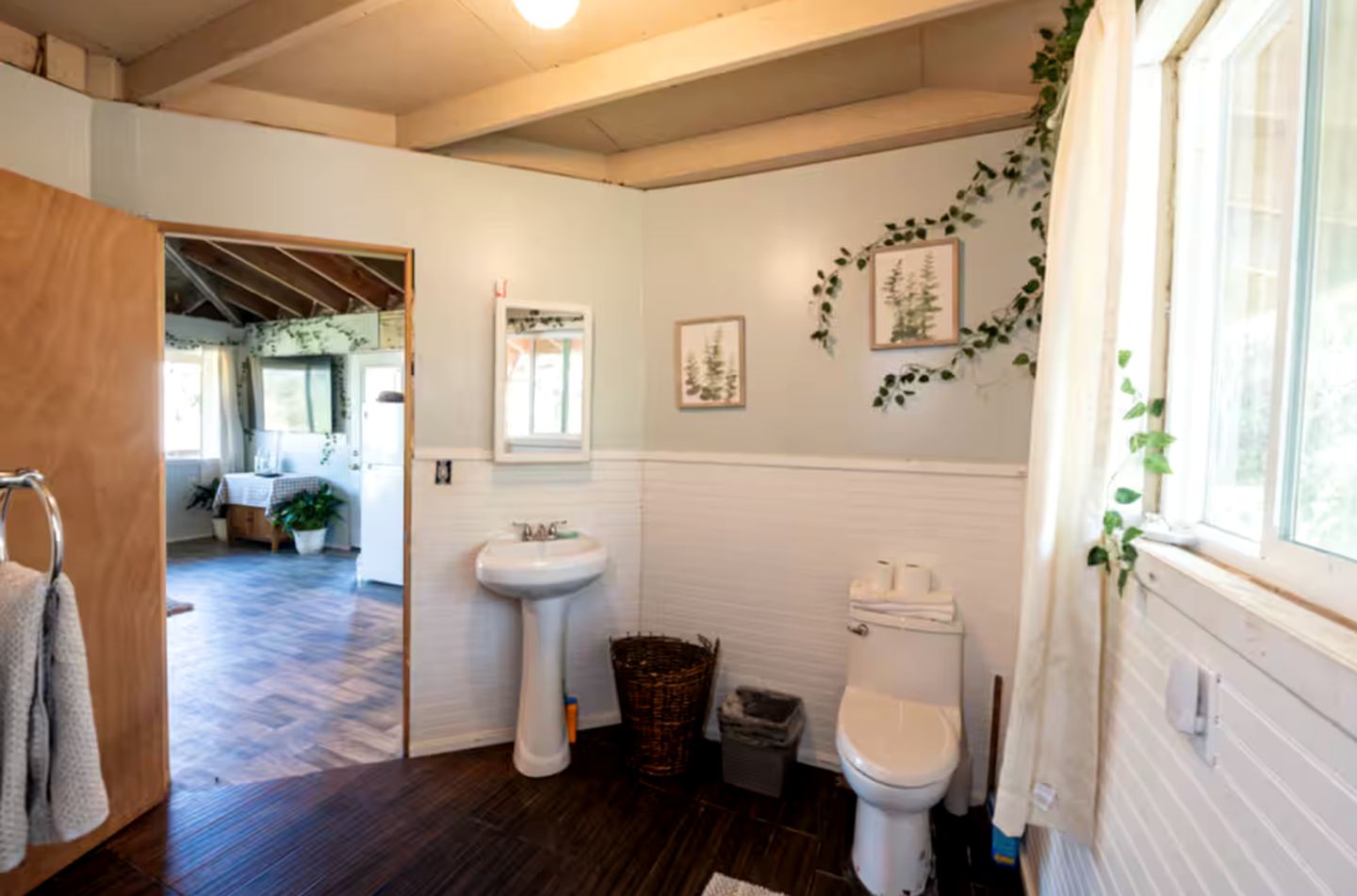 Cozy Rainforest Cottage with Tropical Charm near Hawaiʻi Volcanoes National Park, Big Island HI