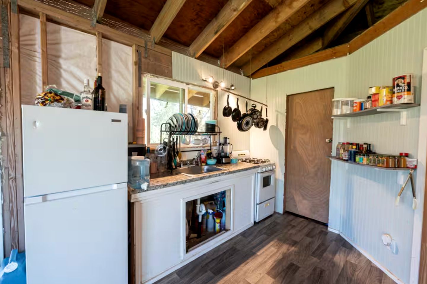 Cozy Rainforest Cottage with Tropical Charm near Hawaiʻi Volcanoes National Park, Big Island HI