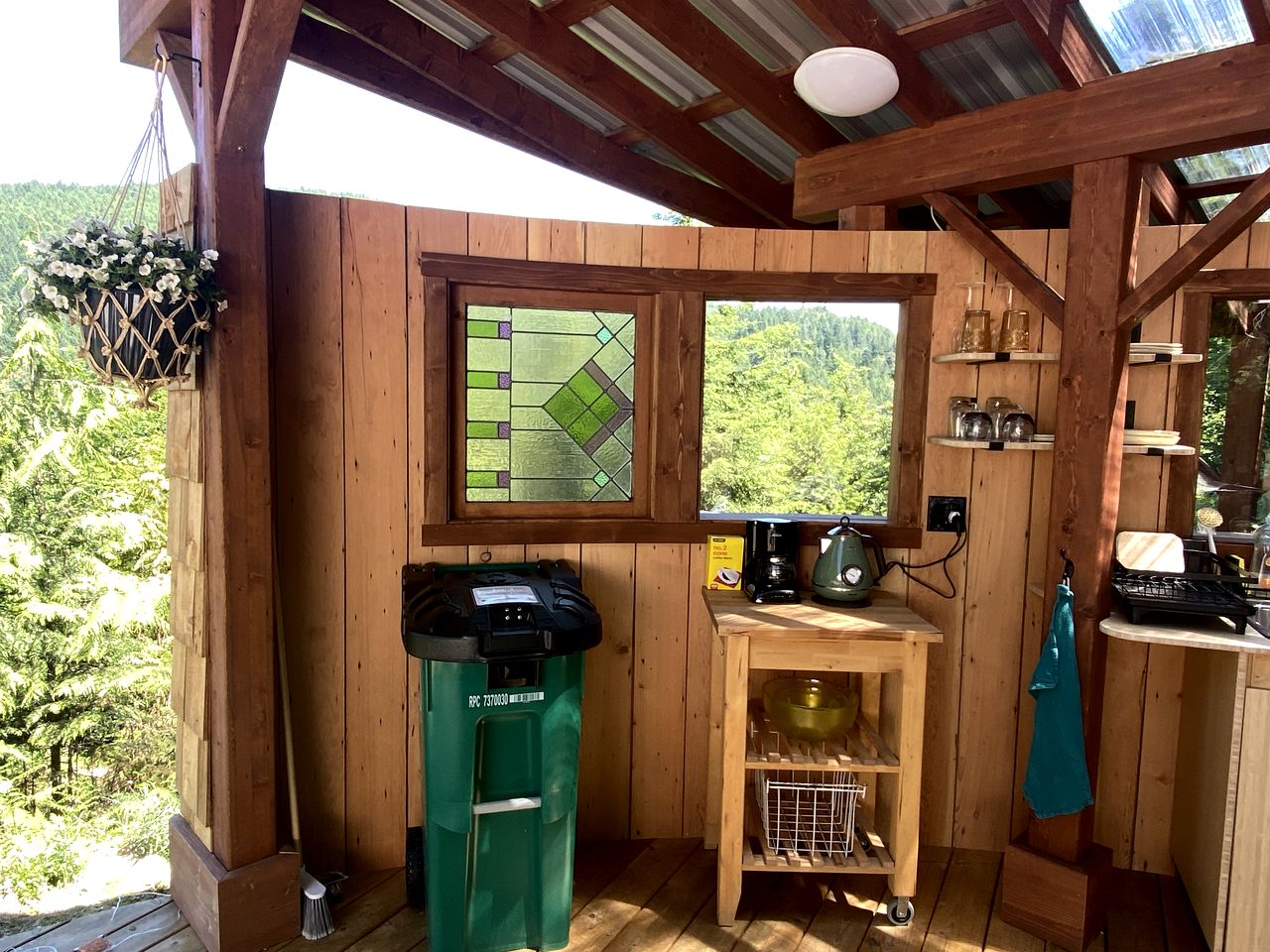 Gorgeous Bell Tent in the Cowichan Valley near the Kinsol Trestle, Perfect for a Secluded Escape in Nature