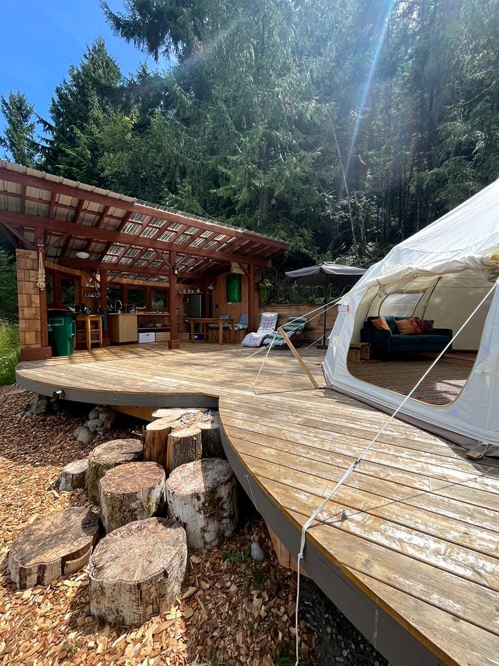 Gorgeous Bell Tent in the Cowichan Valley near the Kinsol Trestle, Perfect for a Secluded Escape in Nature