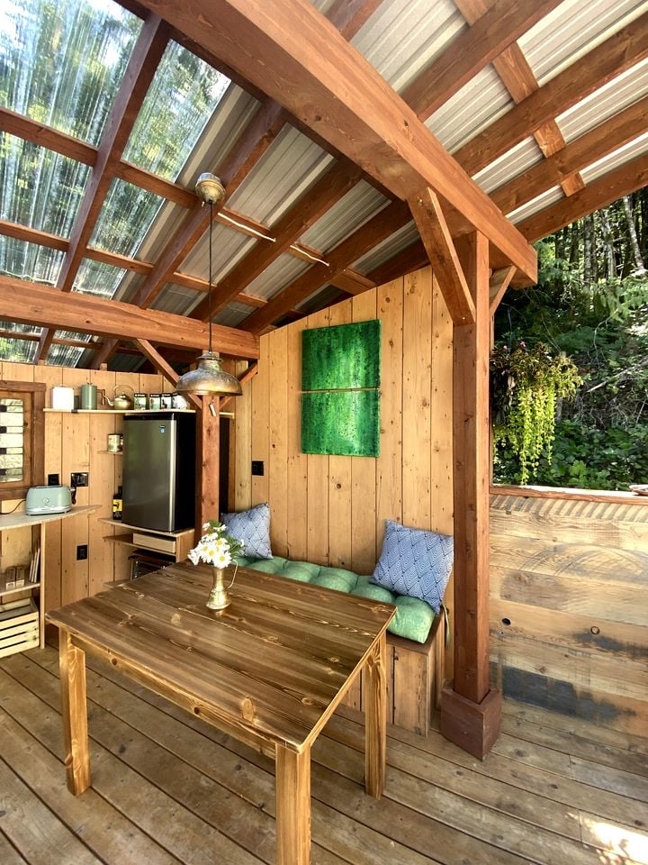 Gorgeous Bell Tent in the Cowichan Valley near the Kinsol Trestle, Perfect for a Secluded Escape in Nature